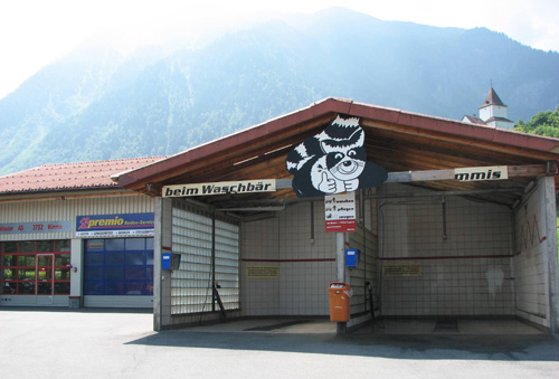 WaschCenter mit Waschanlage der Pneu-In AG in Wimmis