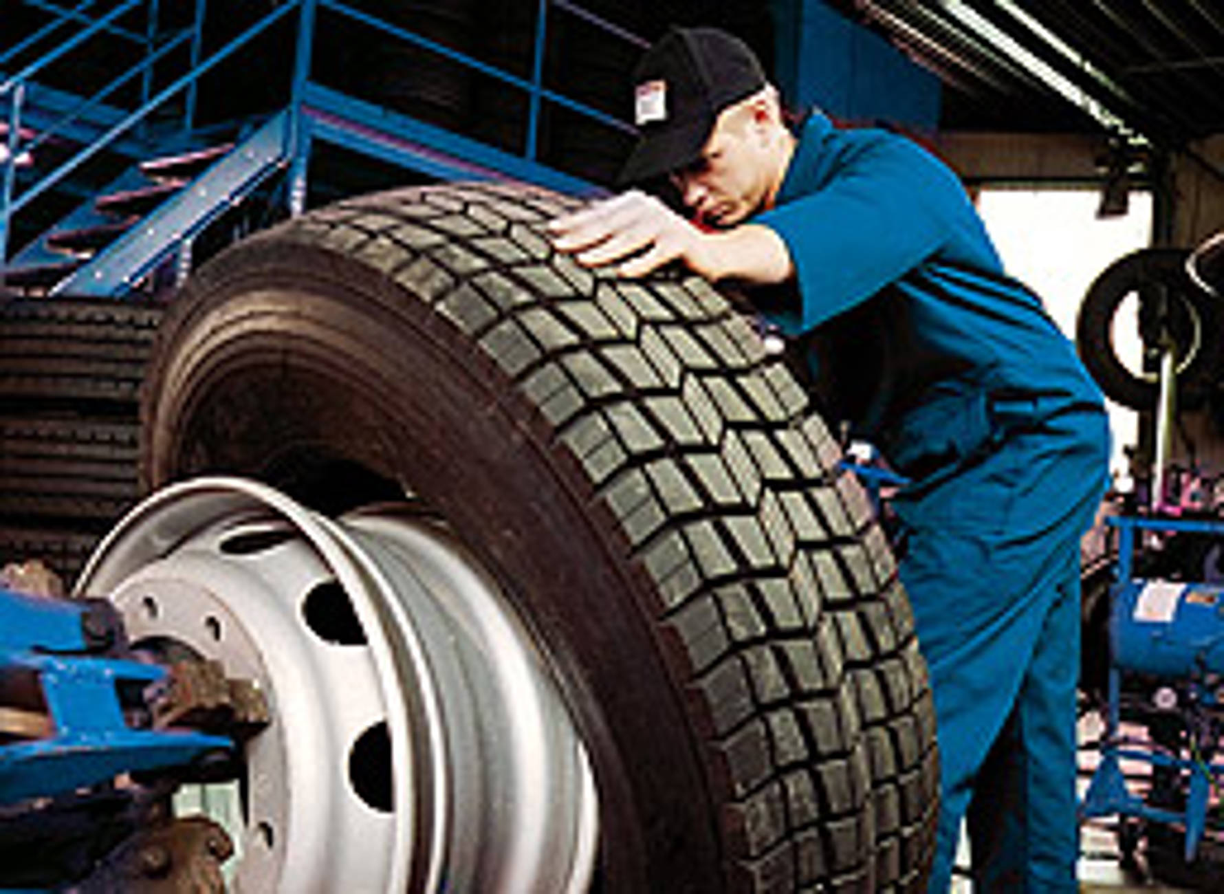 LKW Profi Garage Pneu-In AG Wimmis